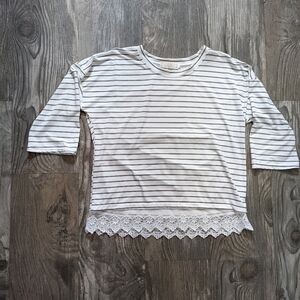 XQGR Women's Top size L 3/4 Sleeve Striped white & olive with lace